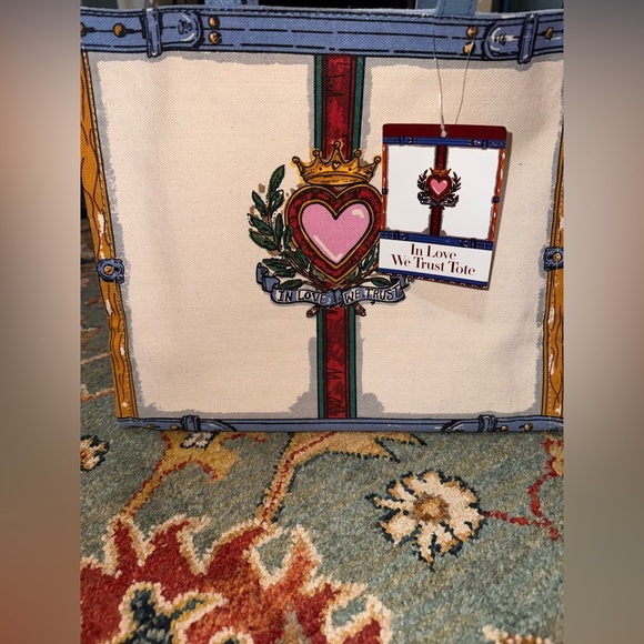 Brighton NWT In Love We Trust Exclusive Tom Clancy Artwork Queen of Hearts Tote - Picture 14 of 15
